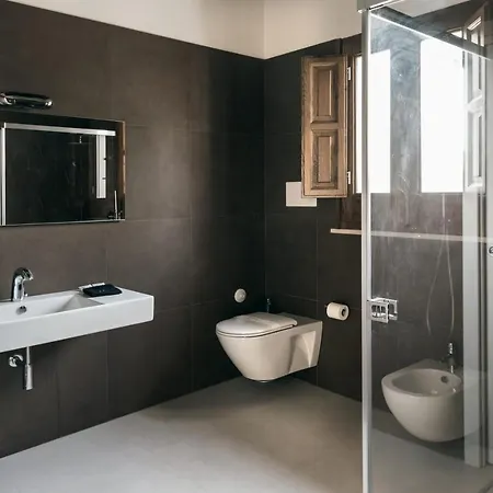 Pesce 1820 Residenza D'epoca & كانوسا دي بوليا
